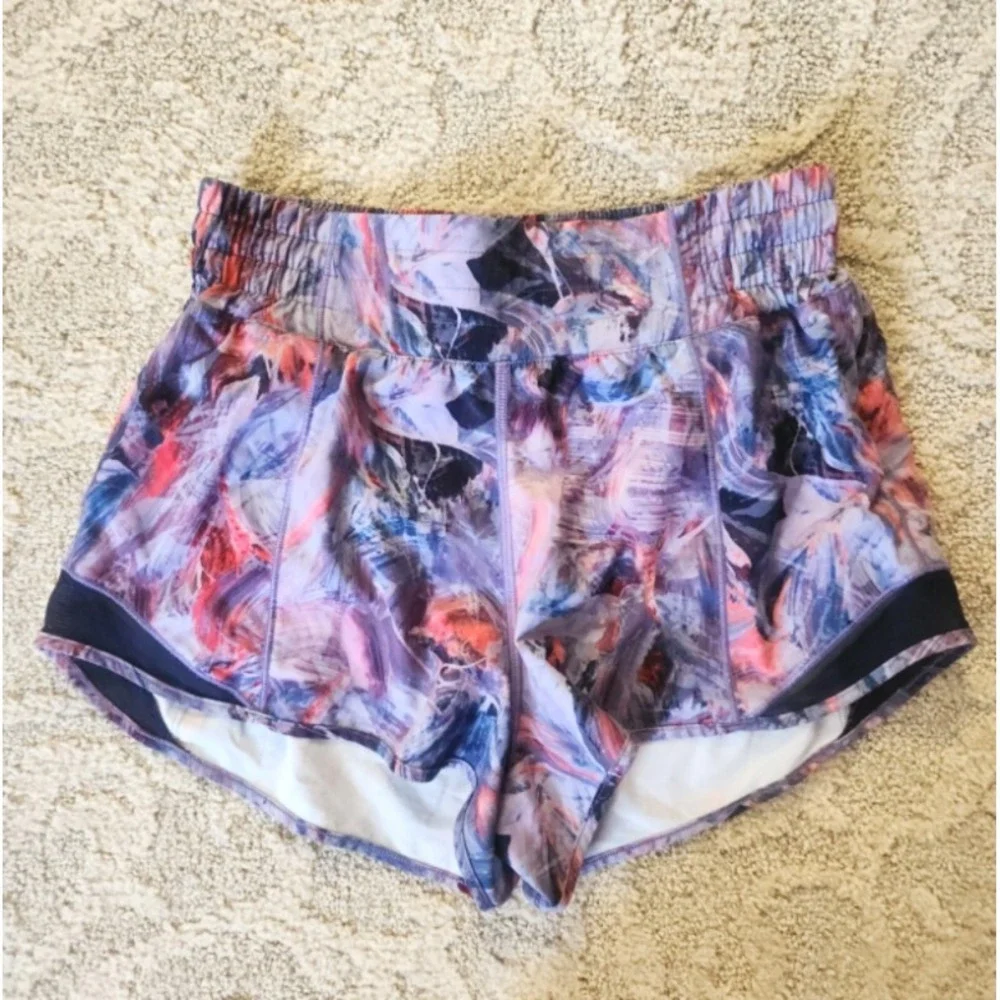 Lululemon Hotty Hot Lined Shorts‎ Size 4 Atmospheric Purple Multi 2.5